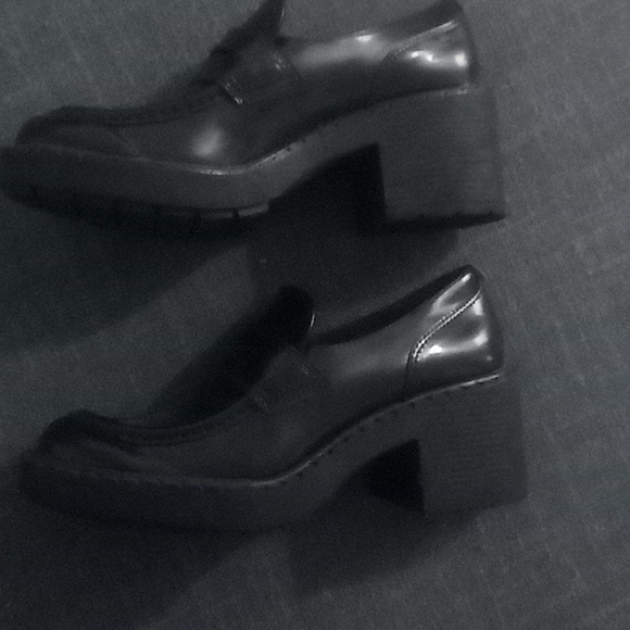 Black block heels h&m shoes perfect for the office or to an event - Picture 5 of 6